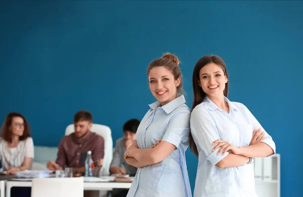 Young Women Business Meeting Office — Stock Photo, Image