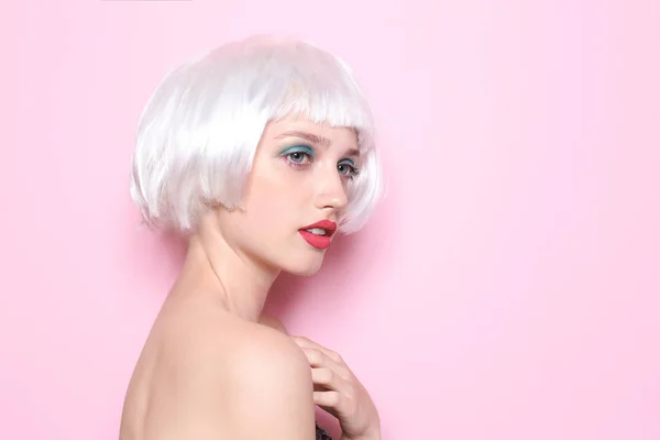 Young Woman Wig Professional Makeup Color Background — Stock Photo, Image