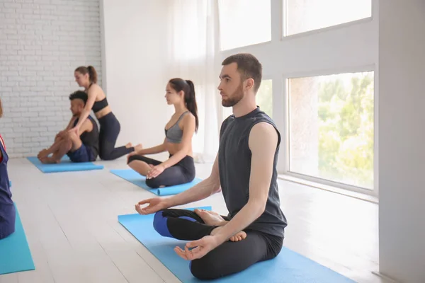 Group Sporty People Practicing Yoga Indoors — Stock Photo, Image