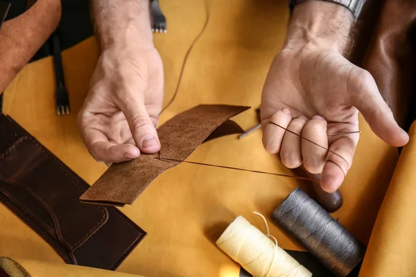 Man Needle Sewing Leather Workshop — Stock Photo, Image