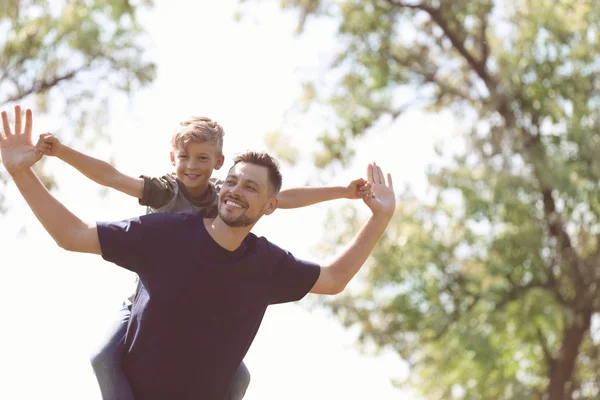 Little Boy His Dad Playing Outdoors — Stock Photo, Image