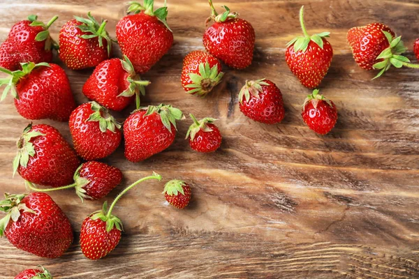 Ripe Strawberries Wooden Background — Stock Photo, Image