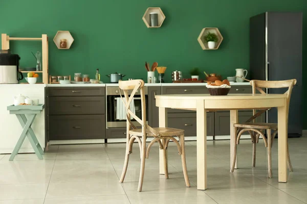 Moderní Interiér Kuchyně Dřevěný Stůl — Stock fotografie