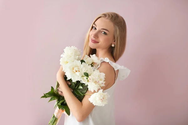 Attractive Young Woman Beautiful Flowers Color Background — Stock Photo, Image