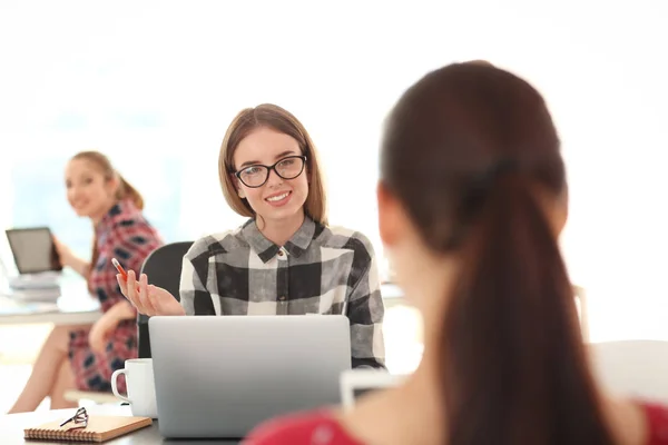 Employees Having Business Meeting Office — Stock Photo, Image