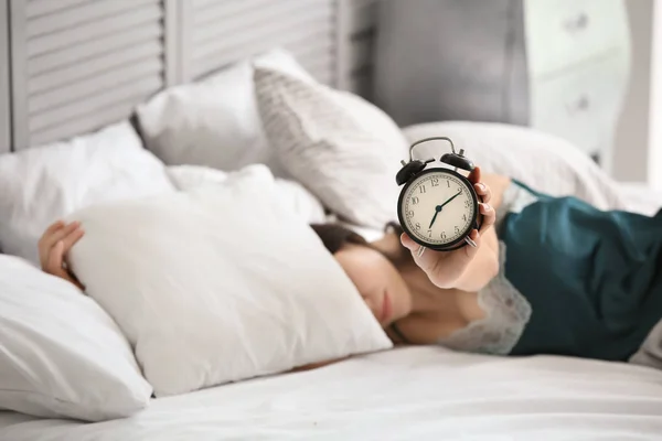 Morning Beautiful Woman Alarm Clock Lying Bed — Stock Photo, Image