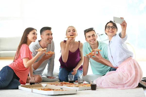 Young People Taking Selfie Delicious Pizza Home Party — Stock Photo, Image