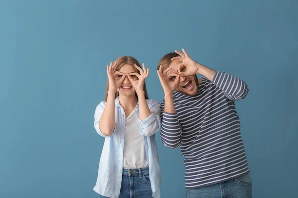 Happy Young Couple Having Fun Color Background — Stock Photo, Image