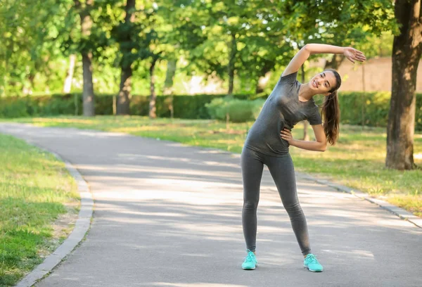 Deportiva Joven Entrenando Aire Libre — Foto de Stock