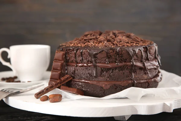 Tablero Con Delicioso Pastel Chocolate Mesa — Foto de Stock