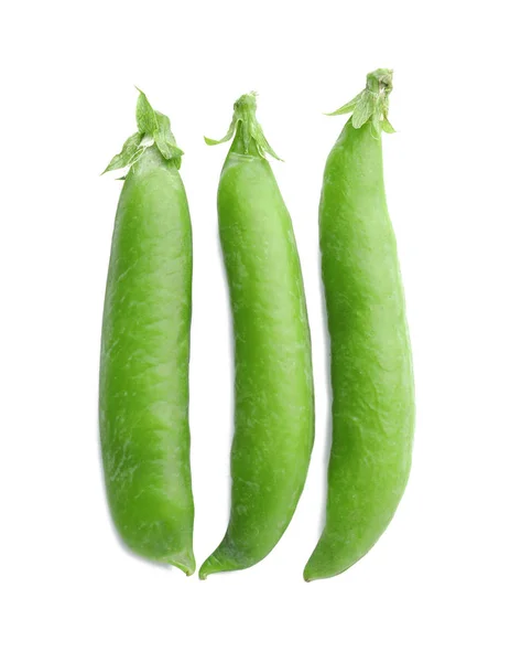 白の背景に新鮮な緑色のエンドウ豆ポッド — ストック写真