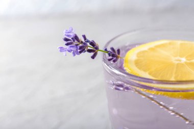 Açık renkli, closeup camına taze lavanta limonata