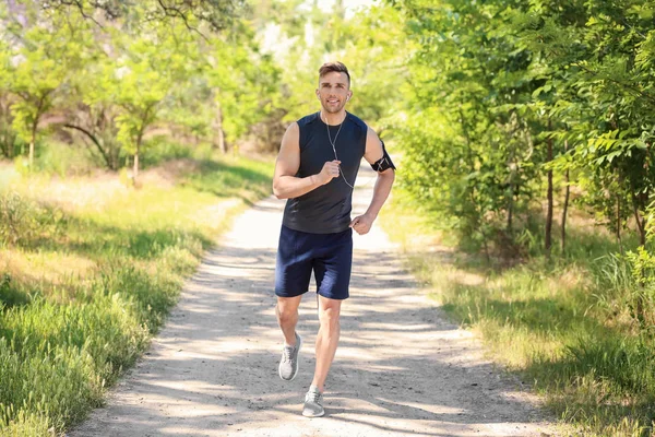 Hombre Deportivo Corriendo Parque —  Fotos de Stock