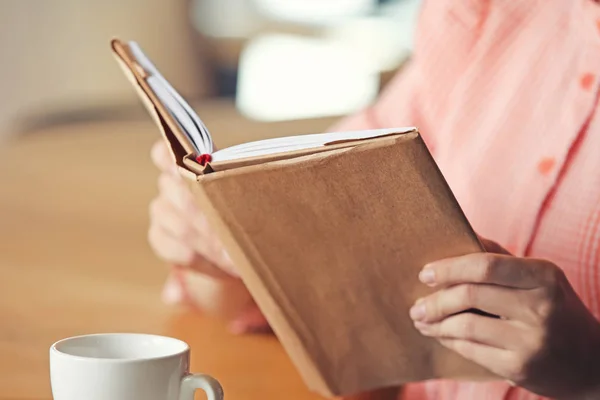 Young Woman Reading Book Cafe Closeup — Stock Photo, Image