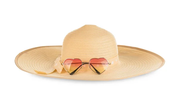 Gafas Sol Con Sombrero Playa Sobre Fondo Blanco —  Fotos de Stock