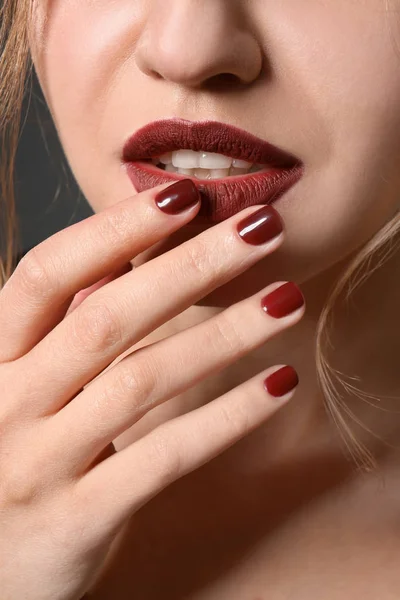 Fashionable Young Woman Beautiful Manicure Closeup — Stock Photo, Image