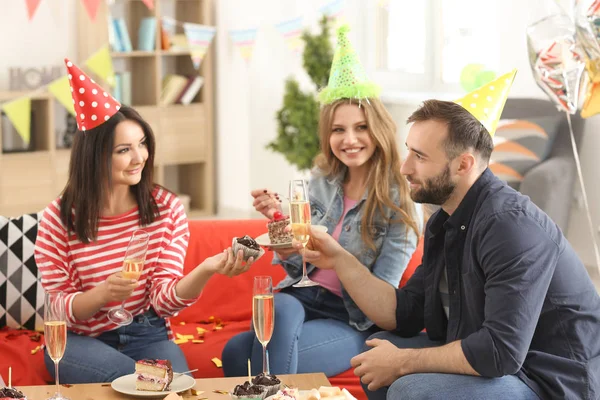 Young People Birthday Party Indoors — Stock Photo, Image