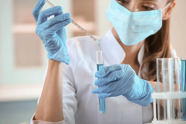 Scientist Working Samples Laboratory — Stock Photo, Image