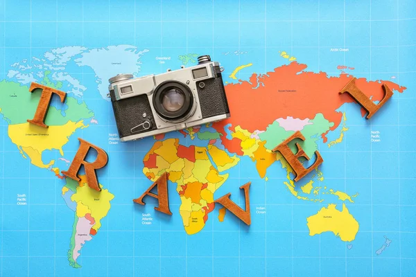 Palabra Viajar Cámara Fotográfica Mapa Del Mundo — Foto de Stock