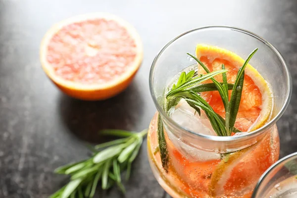 Glass Fresh Cold Grapefruit Cocktail Rosemary Table — Stock Photo, Image