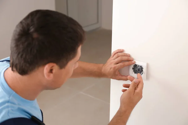 Electrician Repairing Wall Switch Indoors — Stock Photo, Image