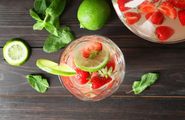 Natural Lemonade Strawberry Glass Table — Stock Photo, Image