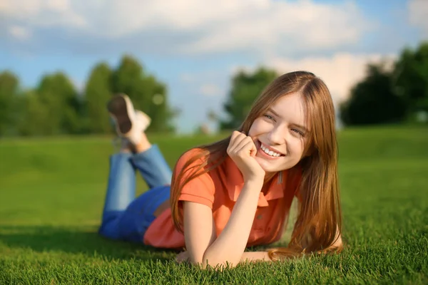 Young Woman Lying Green Grass Outdoors — Stock Photo, Image