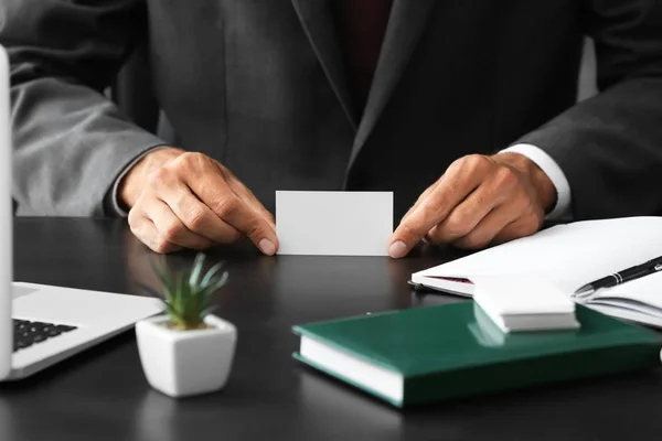 Man Business Card Sitting Table Office — Stock Photo, Image