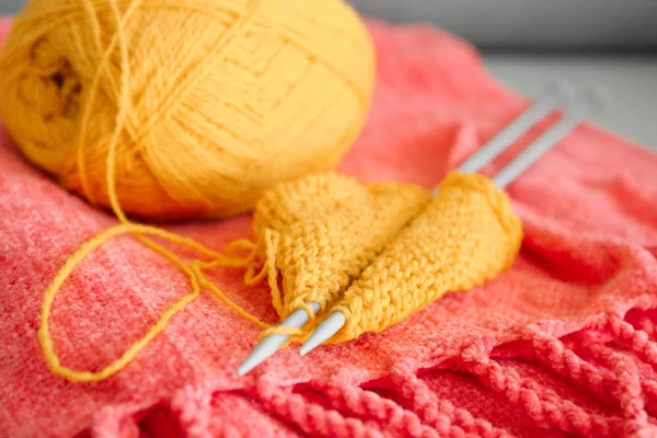 Knitting Yarn Unfinished Clothes Soft Plaid Closeup — Stock Photo, Image