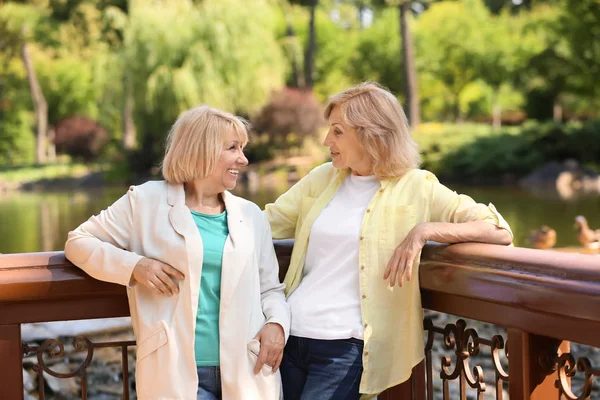 Beautiful Mature Women Resting Park — Stock Photo, Image