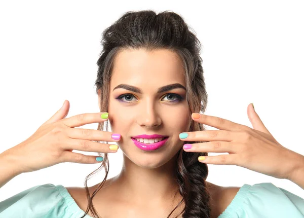 Hermosa Mujer Joven Con Manicura Colorida Sobre Fondo Blanco — Foto de Stock