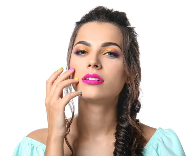 Hermosa Mujer Joven Con Manicura Colorida Sobre Fondo Blanco — Foto de Stock