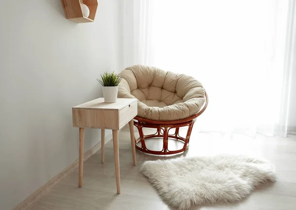 Comfortable Armchair Table Light Wall Interior Living Room — Stock Photo, Image