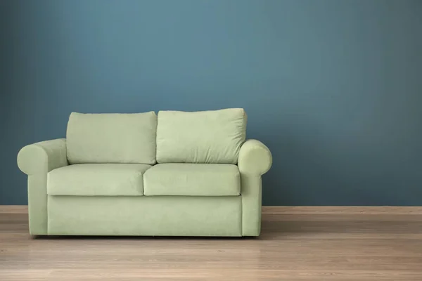 Comfortable Sofa Color Wall — Stock Photo, Image