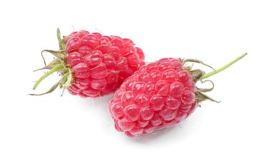 Beyaz arka planda taze ahududu