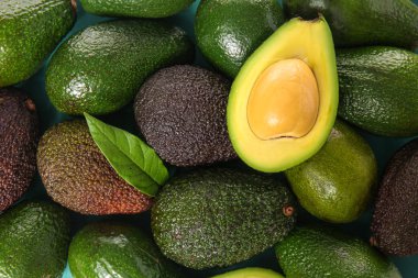 Olgun taze avokado üst görünümü