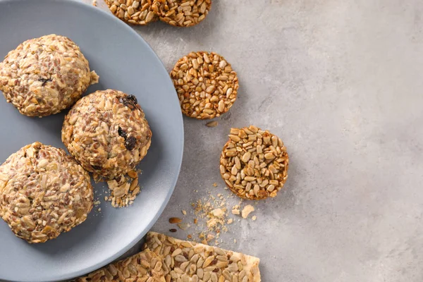 Masada tatlı lezzetli kurabiye ile plaka