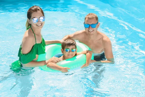 Happy Family Inflatable Ring Resting Swimming Pool — Stock Photo, Image