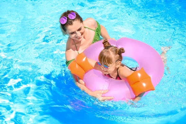 Happy Mother Daughter Inflatable Ring Swimming Pool — Stock Photo, Image