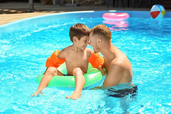 Happy Father Son Inflatable Ring Swimming Pool — Stock Photo, Image