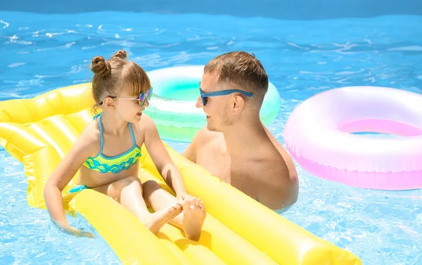 Happy Father Daughter Inflatable Mattress Swimming Pool — Stock Photo, Image
