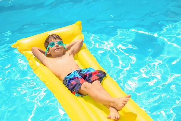 Cute Little Boy Relaxing Inflatable Mattress Swimming Pool — Stock Photo, Image