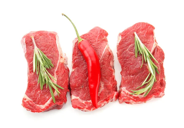 Rohes Fleisch Mit Frischen Gewürzen Auf Weißem Hintergrund — Stockfoto