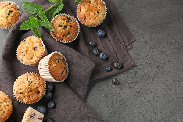 Savoureux Muffins Aux Myrtilles Sur Table — Photo