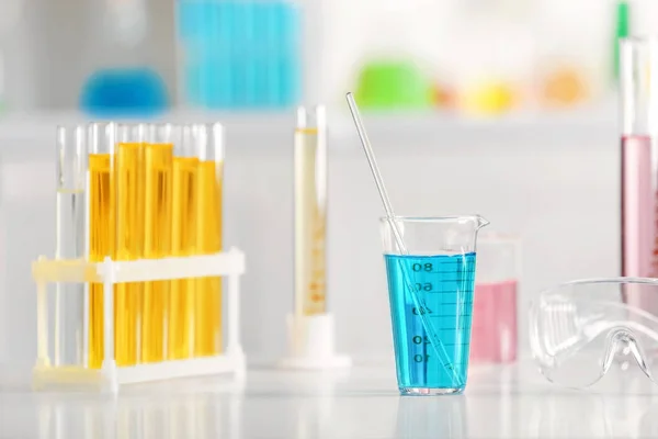 Хімічний Скляний Посуд Столі Лабораторії — стокове фото