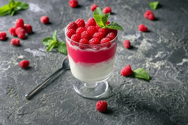 Glass Tasty Raspberry Dessert Table — Stock Photo, Image