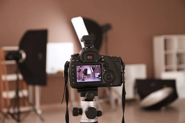 Modern Photo Studio Screen Professional Camera — Stock Photo, Image