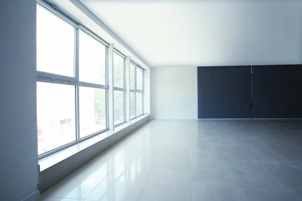 Empty Spacious Room Big Windows — Stock Photo, Image