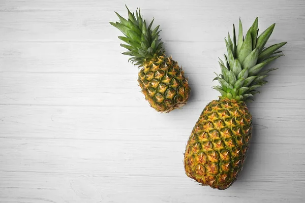 Delicious Pineapples Wooden Background — Stock Photo, Image
