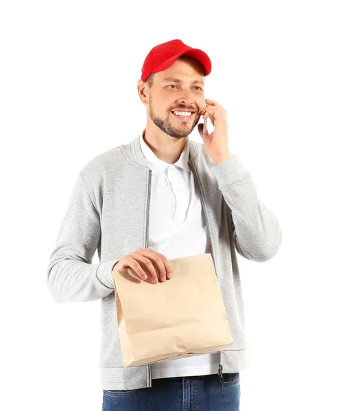 Homem Com Saco Papel Falando Por Telefone Celular Fundo Branco — Fotografia de Stock